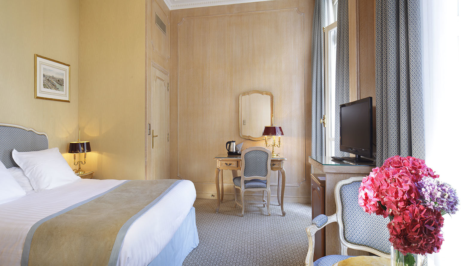 夫隆特纳克城堡酒店 巴黎 客房 照片